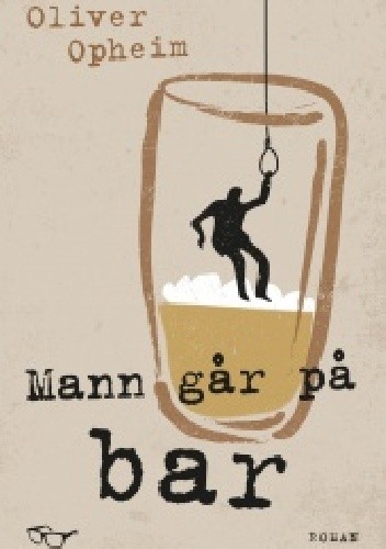 Mann går på bar