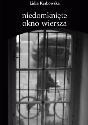 Niedomknięte okno wiersza