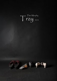 Trzy...