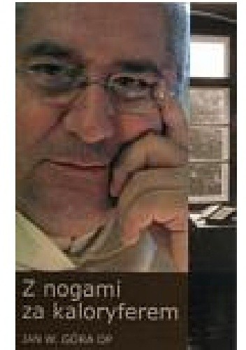 Z nogami za kaloryferem