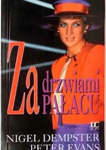 Za drzwiami pałacu