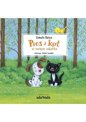 Pies i kot w leśnym zakątku