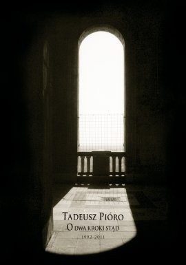O dwa kroki stąd